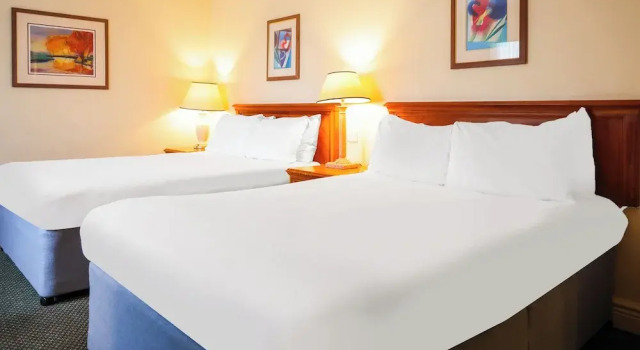 Четырёхместный номер Standard Tong Park Hotel