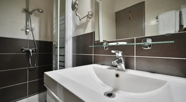Номер Comfort Hôtel La Rotonde
