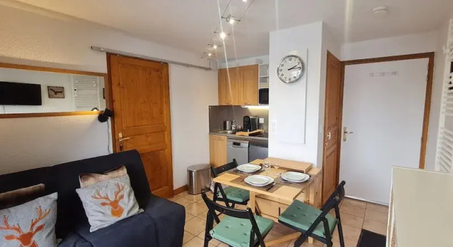 Cozy Apartment Near Ski Slopes, Забронировать Апартаменты/квартира Мон-де-Ланс Oisans, рядом с Горнолыжный подъемник Виллаж 1800