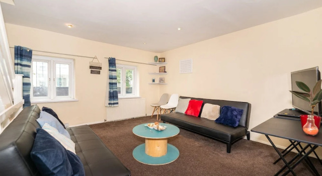 London Victoria Park 2 Bed Apt