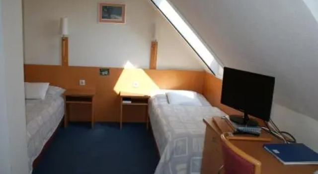 Sóház Panzió és Apartmanház, Prenota Hotel Szolnok 