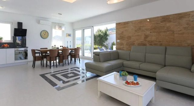 Luxurious Villa in Rogoznica With Pool, Забронировать Вилла Отели Рогозница с бассейном, Бассейн