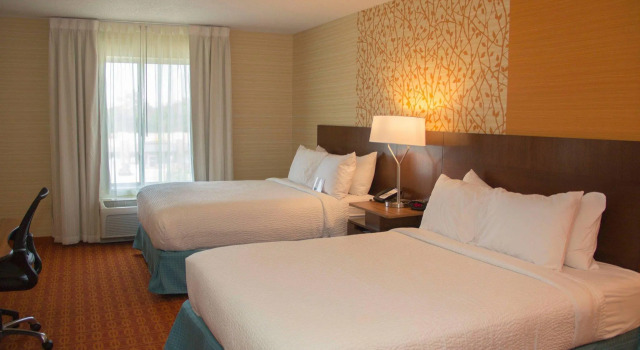 Четырёхместный номер Standard Comfort Inn & Suites