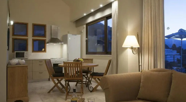 Вилла с 4 комнатами Istron Luxury Villas