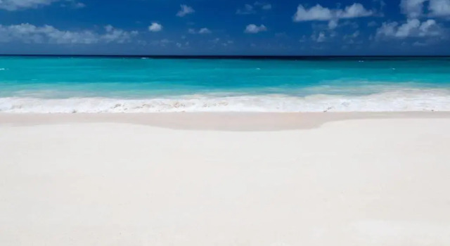 Апартаменты с 3 комнатами с балконом Sunny Isles Ocean Reserve Condo Apartments