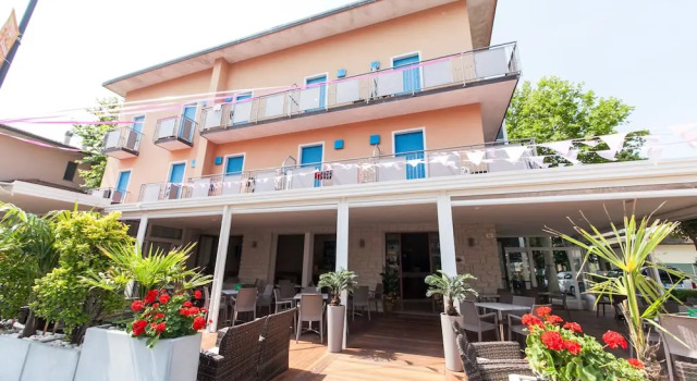Hotel Astoria, Забронировать Отель Отели Гаттео-а-Маре с бассейном, Бассейн