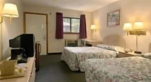 Четырёхместный номер Deluxe Enfield Inn