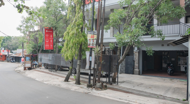 RedDoorz near Exit Toll Pasteur 4, Book Hotel Sukajadi 
