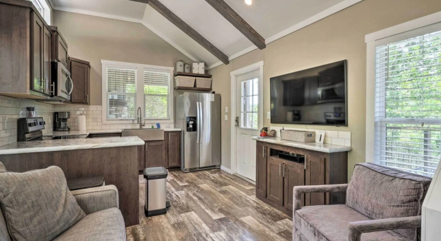 Коттедж c 1 комнатой Branson Tiny Home on 52 Acres w/ Private Lake!