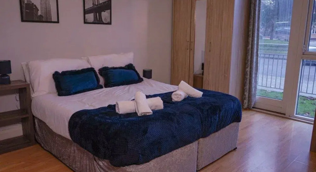 Lovely Entire Apartment Central, Varaa Huoneisto Asunnot kohteessa Merseyside, Huoneisto