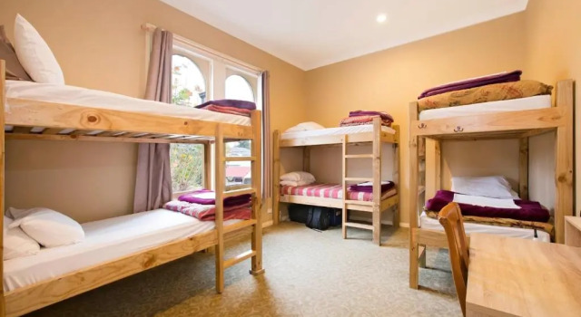 Кровать в общем номере (женский номер) The Prince Albert Backpackers & Bar