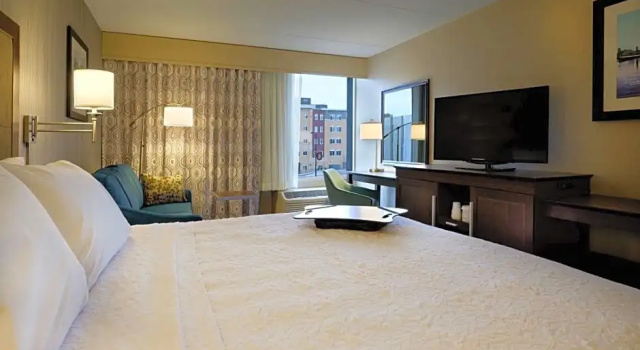 Run of House Hampton Inn Green Bay Downtown