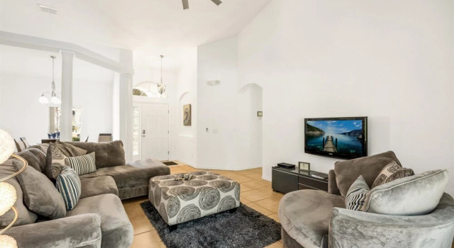 Fabulous 4 bed Home With Private South Facing Pool and spa With Modern Decor - 418, Book Ferieresort Hoteller i Four Corners med pool, Swimmingpool