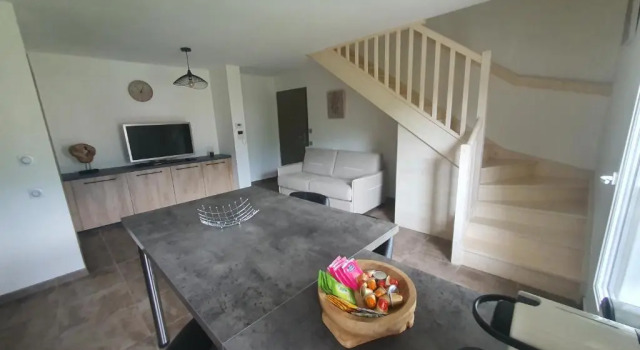 Superbe appartement T2 dans résidence neuve avec vue exceptionelle sur les montagnes, avec parking privatif.situé à proximité immédiate du centre ville de chorges.