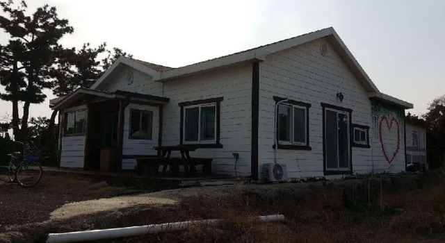Jeju Beyond Guest House and Book Cafe, Buchen Sie Pension Seongsan Seogwipo