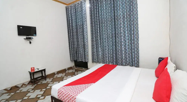 Hotel 4 U By OYO Rooms, Забронировать Отель Отели штата Раджастхана с парковкой, Парковка