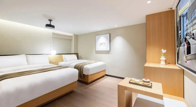 Трёхместный семейный номер Standard Beijing Aaliyah Wang Fu Jing Forbodden City Boutique Hotel