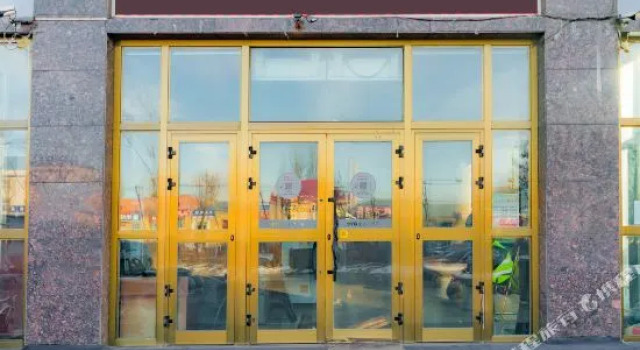 Jinbaoxiang Business Hotel, Prenota Hotel Hotel a Xinjiang con parcheggio, Parcheggio