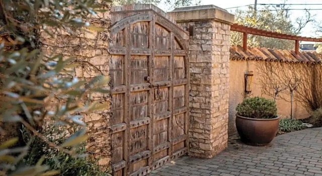 Seven Branches Venue and Inn, Забронировать Отель Сонома Wine Country - Northern California, рядом с Туристическое бюро округа Сонома-Вэлли
