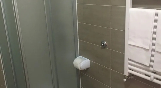 Четырёхместный номер Standard с балконом Hotel Astoria