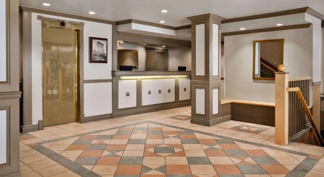 Days Inn - Vancouver Downtown, Boek Hotel Hotels in Brits Columbia met zwembad, Zwembad