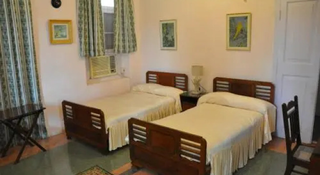Orchard Palace, Rezerwuj Hotel Hotele w Gondal z parkingiem, Parking