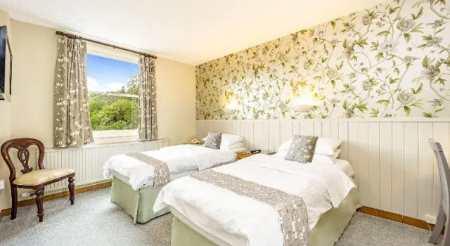 Двухместный номер Standard с балконом Best Western Limpley Stoke Hotel