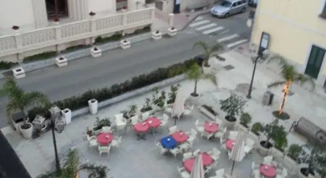 Appartamento di pregio In Piazza Durante Letojanni Taormina, Prenota Appartamento Hotel a Sicilia con parcheggio, Parcheggio