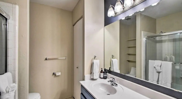 Апартаменты Scottsdale Townhome w/ Pool Access, Near Old Town!