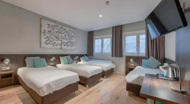 Четырёхместный номер Standard Hotel Damsquare
