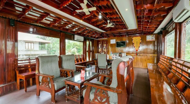 OYO 13525 HouseBoat My Trip Deluxe 3 BHK Private, Забронировать Отель Отели штата Кералы с завтраком, Завтраки