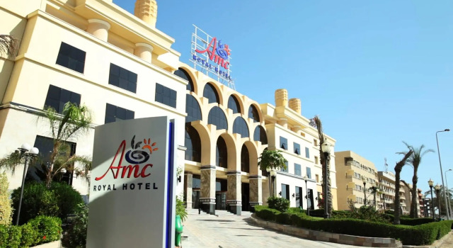 AMC Royal Hotel, Boek Resort Hurghada Rode Zee, in de buurt van Sultan Kite School