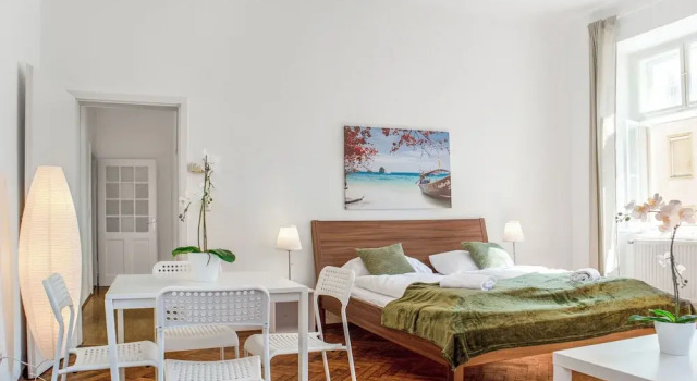 Апартаменты Spacious 2BR Apartment Long Stay Rennweg
