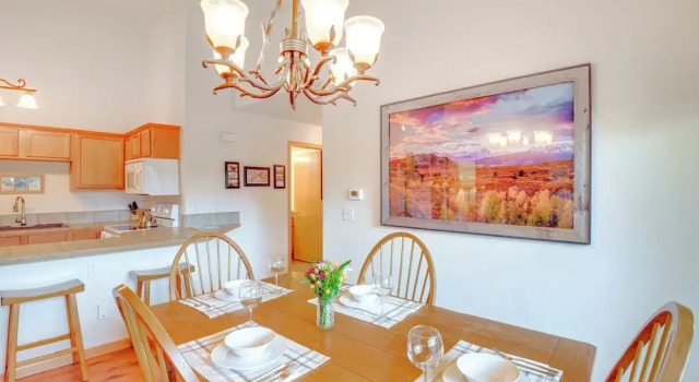 Апартаменты Condo w/ Mtn View < 1 Mi to Steamboat Resort!