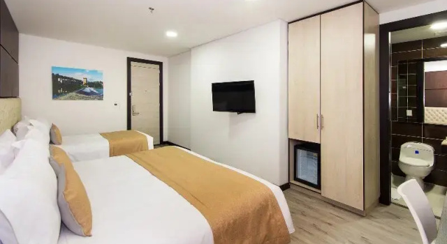 Трёхместный номер Standard Hotel American Visa Tower