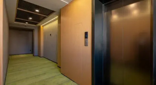 TRUE GO Hotel (BeijingCapital Normal University Cishou Temple Subway Station Store）, Book Hotel Hoteller i Beijing Province med parkering, Parkering