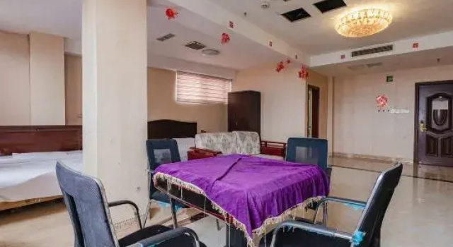 Люкс Deluxe Shenqiu Yudong Hot Spring Hotel
