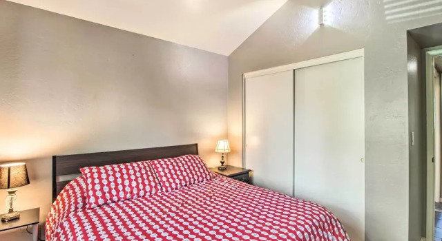 Cozy Condo Near Golfing & Hiking in Pinetop!