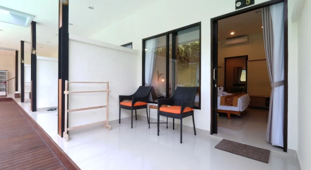Двухместный номер Deluxe с видом на бассейн Hotel and Villa B52 Gili Air