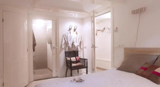 Cozy Canal Studio, Забронировать Отель Амстердам 