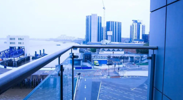 Thout Seaview Luxury Apartment, Забронировать Апартаменты/квартира Лондон Большой Лондон, рядом с Гринвичский центр культурно-исторического наследия