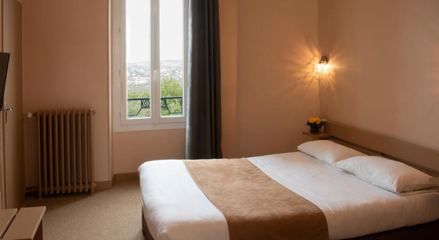 Hôtel des Pyrénées, Prenota Hotel Angoulême Charente