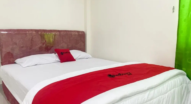 Номер Standard RedDoorz Syariah At Lampung Walk