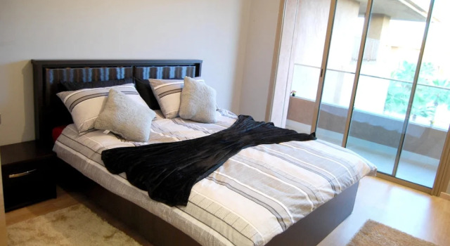 Apartment With 2 Bedrooms in Marrakech, Ménara, With Shared Pool, Enclosed Garden and Wifi, Забронировать Апартаменты/квартира Отели Марракеш-Тенсифт-Эль-Хауз с парковкой, Парковка