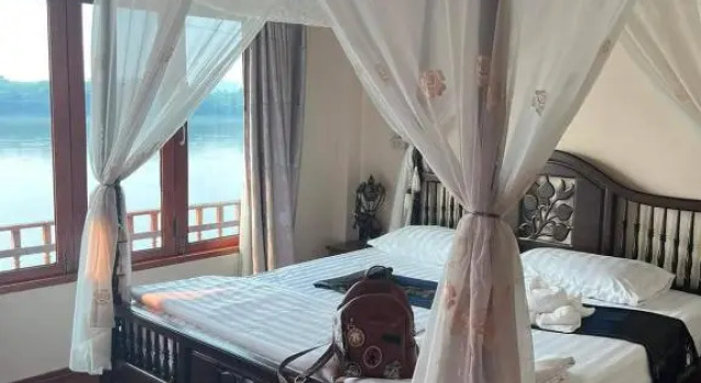9 เฮ้าส์ เชียงคาน, Varaa Hotelli Hotellit North-Eastern Thailand pysäköinnillä, Pysäköinti