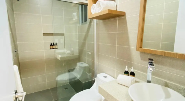 O podwyższonym standardzie dwuosobowy pokój i balkonem Hotel Boutique Dawat WTC