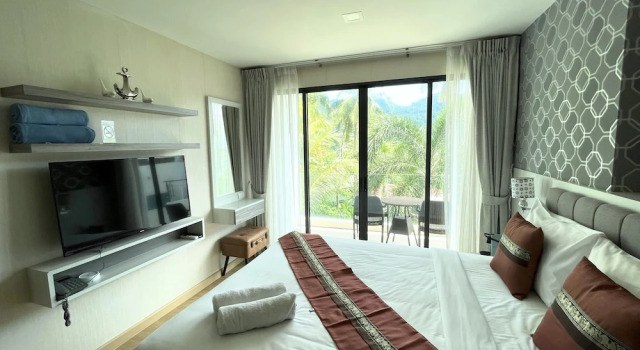 Студия Standard Apartment at Splendid Condo by Lofty