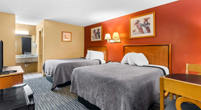 Четырёхместный номер Standard Americas Best Value Inn-Athens