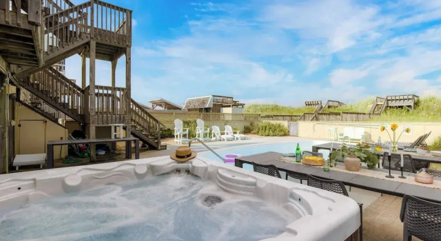 Коттедж Sleeps 28 Beachfront w/ Pool, Hot Tub, Game Room Atlantic Watch by Avantstay