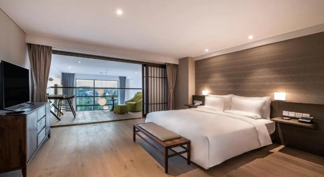 Двухместный люкс Deluxe Novotel Suites Shanghai Hongqiao